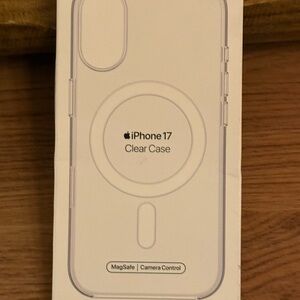 Apple iPhone 17 Transparent Case with MagSafe